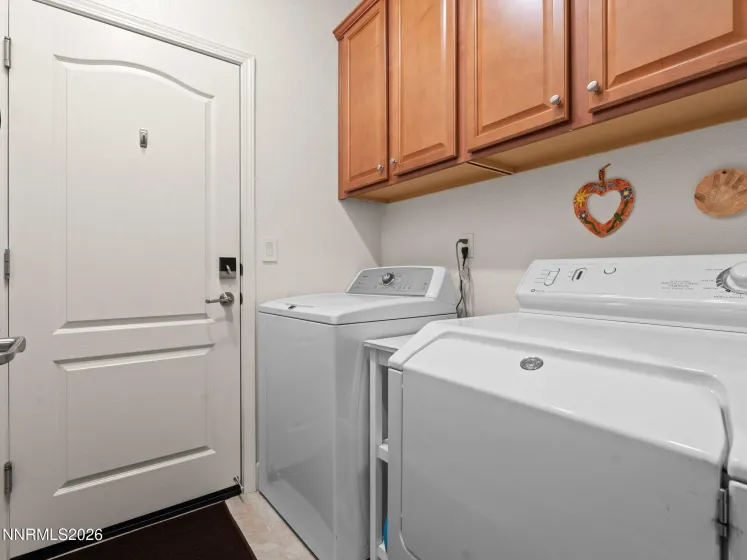 2568 Piero, Sparks, Nevada 89434, 4 Bedrooms Bedrooms, ,3 BathroomsBathrooms,Residential,Residential,Piero,260005106