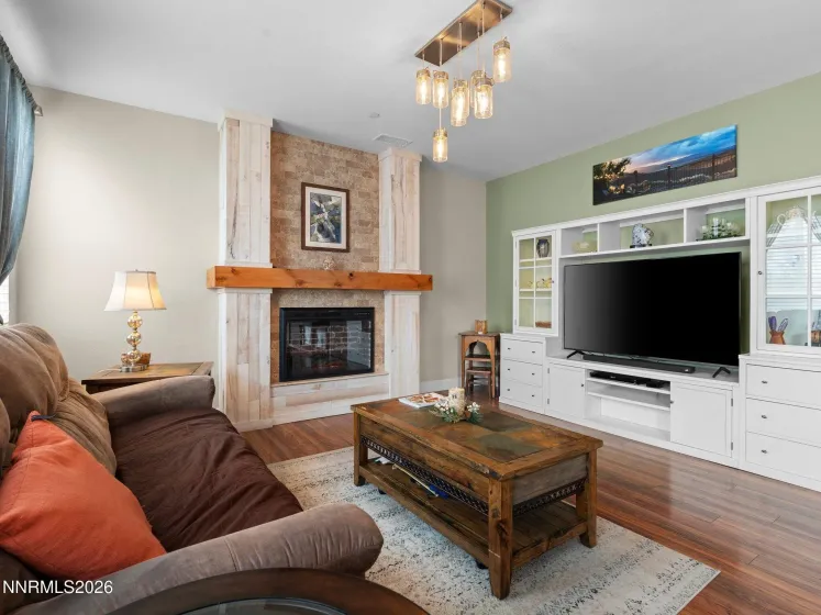 2568 Piero, Sparks, Nevada 89434, 4 Bedrooms Bedrooms, ,3 BathroomsBathrooms,Residential,Residential,Piero,260005106