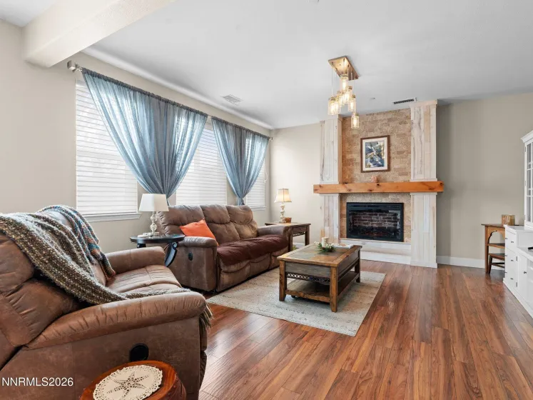 2568 Piero, Sparks, Nevada 89434, 4 Bedrooms Bedrooms, ,3 BathroomsBathrooms,Residential,Residential,Piero,260005106