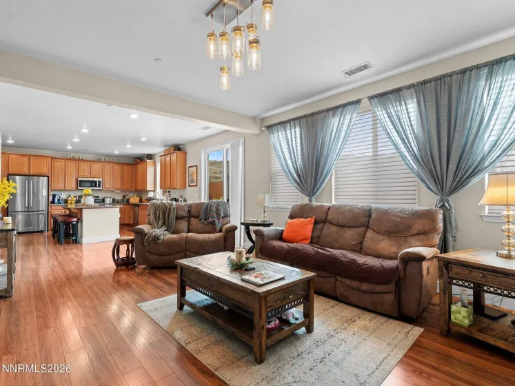 2568 Piero, Sparks, Nevada 89434, 4 Bedrooms Bedrooms, ,3 BathroomsBathrooms,Residential,Residential,Piero,260005106