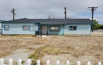 960 E, Hawthorne, Nevada 89415, ,Commercial Sale,Residential,E,260005112