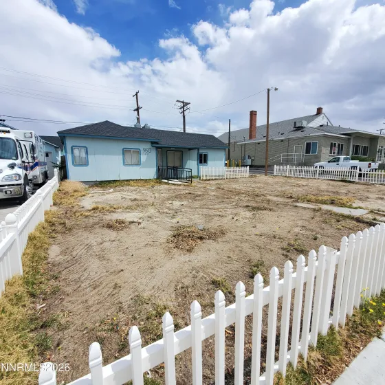 960 E, Hawthorne, Nevada 89415, ,Commercial Sale,Residential,E,260005112