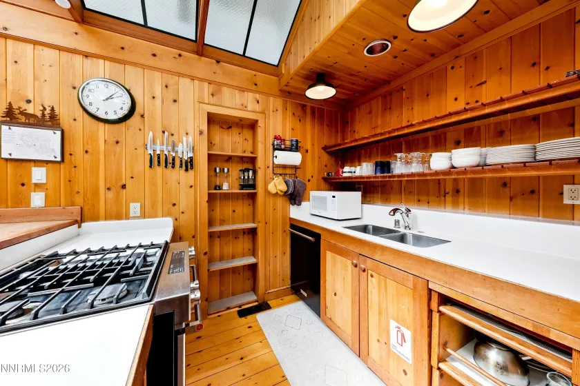 706 Gary, Stateline, Nevada 89449, 3 Bedrooms Bedrooms, ,4 BathroomsBathrooms,Residential,Residential,Gary,260005113