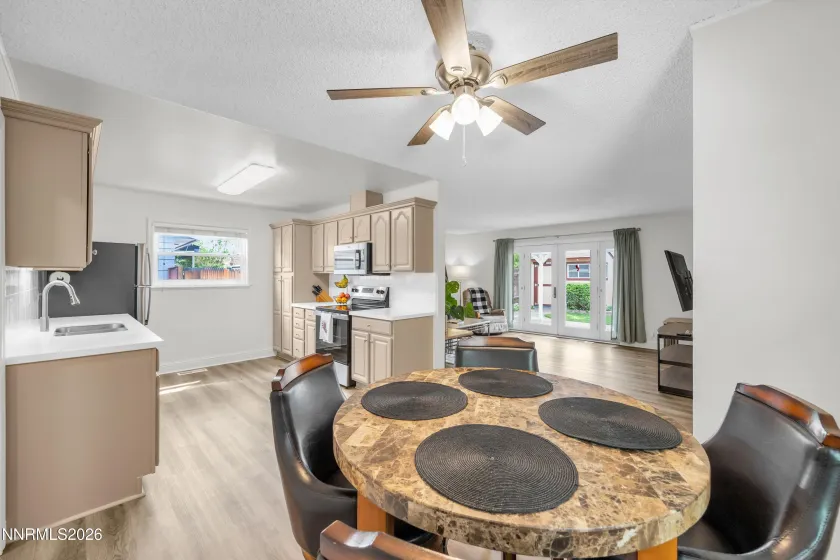 1065 Beldon, Reno, Nevada 89503, 3 Bedrooms Bedrooms, ,2 BathroomsBathrooms,Residential,Residential,Beldon,260005118