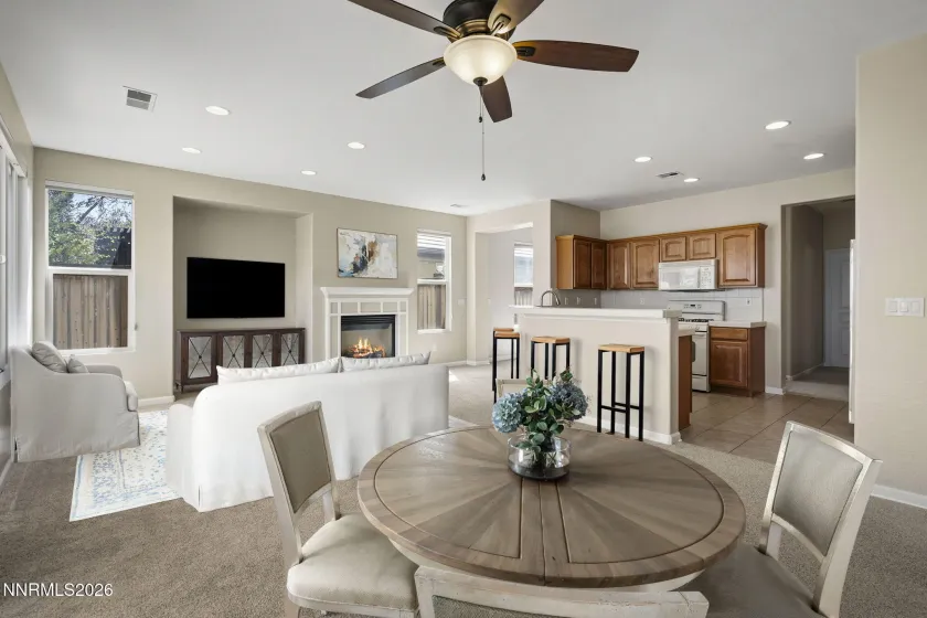 Great Room w/Virtual Staging