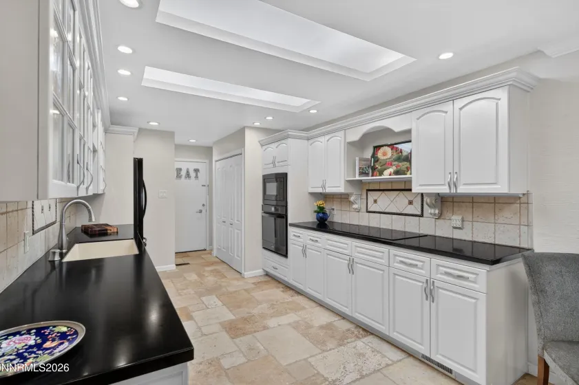 4945 Lakeridge Terrace, Reno, Nevada 89509, 2 Bedrooms Bedrooms, ,3 BathroomsBathrooms,Residential,Residential,Lakeridge Terrace,260005126