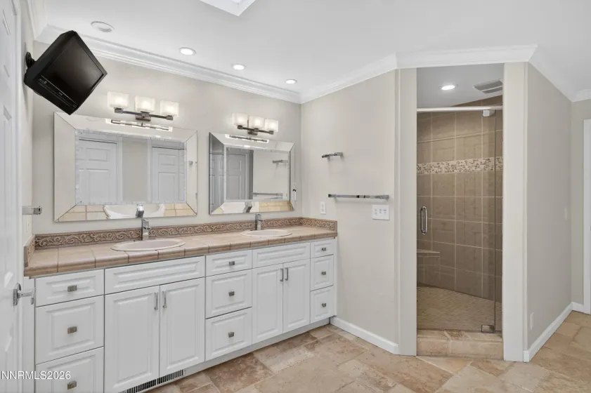 4945 Lakeridge Terrace, Reno, Nevada 89509, 2 Bedrooms Bedrooms, ,3 BathroomsBathrooms,Residential,Residential,Lakeridge Terrace,260005126