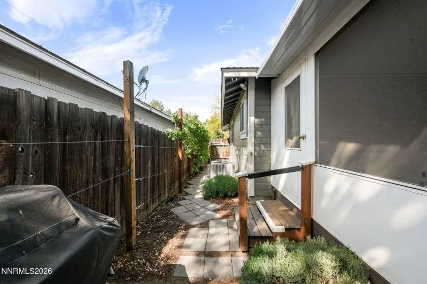 1360 Del Rosa, Sparks, Nevada 89434, 2 Bedrooms Bedrooms, ,2 BathroomsBathrooms,Residential,Residential,Del Rosa,260005127