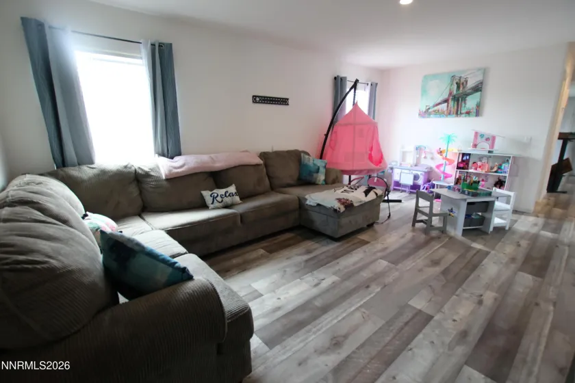 210 Chateau, Yerington, Nevada 89447, 3 Bedrooms Bedrooms, ,2 BathroomsBathrooms,Residential,Residential,Chateau,260005131