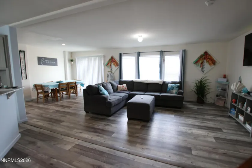 210 Chateau, Yerington, Nevada 89447, 3 Bedrooms Bedrooms, ,2 BathroomsBathrooms,Residential,Residential,Chateau,260005131