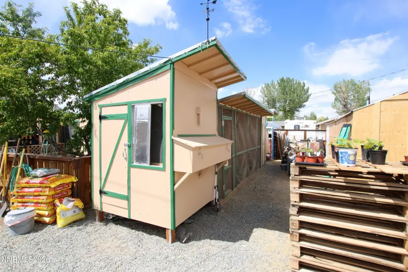 204 Valley, Yerington, Nevada 89447, 3 Bedrooms Bedrooms, ,1 BathroomBathrooms,Residential,Residential,Valley,260005133