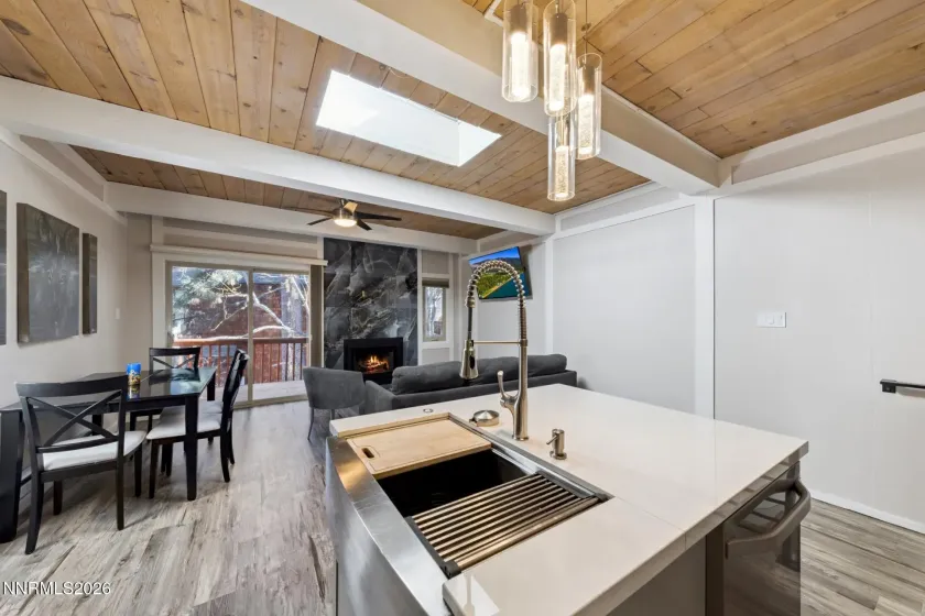 989 Tahoe, Incline Village, Nevada 89451, 3 Bedrooms Bedrooms, ,2 BathroomsBathrooms,Residential,Residential,Tahoe,260005134