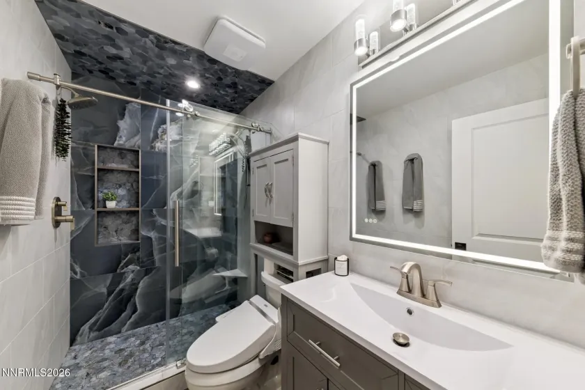 989 Tahoe, Incline Village, Nevada 89451, 3 Bedrooms Bedrooms, ,2 BathroomsBathrooms,Residential,Residential,Tahoe,260005134