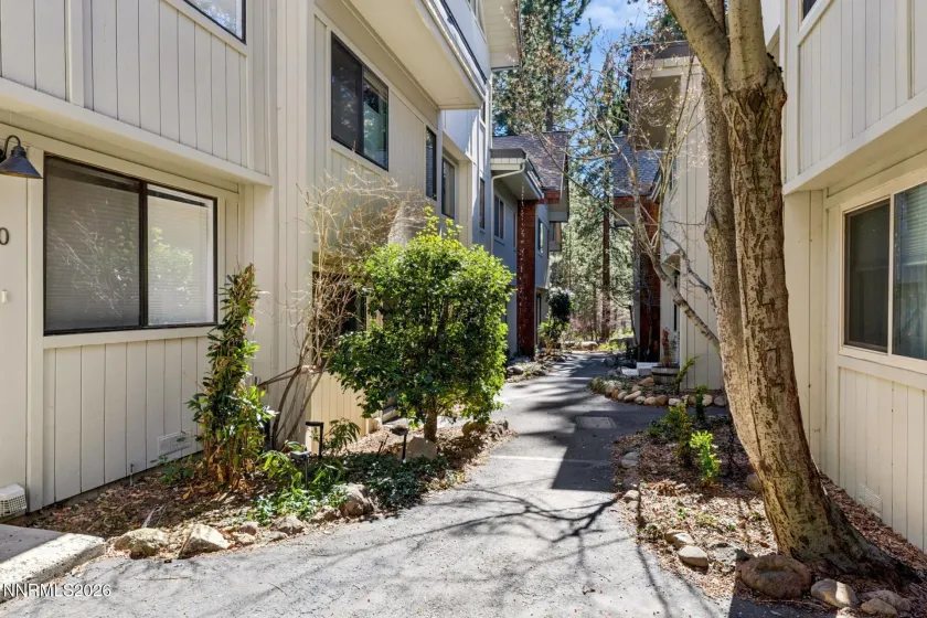 989 Tahoe, Incline Village, Nevada 89451, 3 Bedrooms Bedrooms, ,2 BathroomsBathrooms,Residential,Residential,Tahoe,260005134