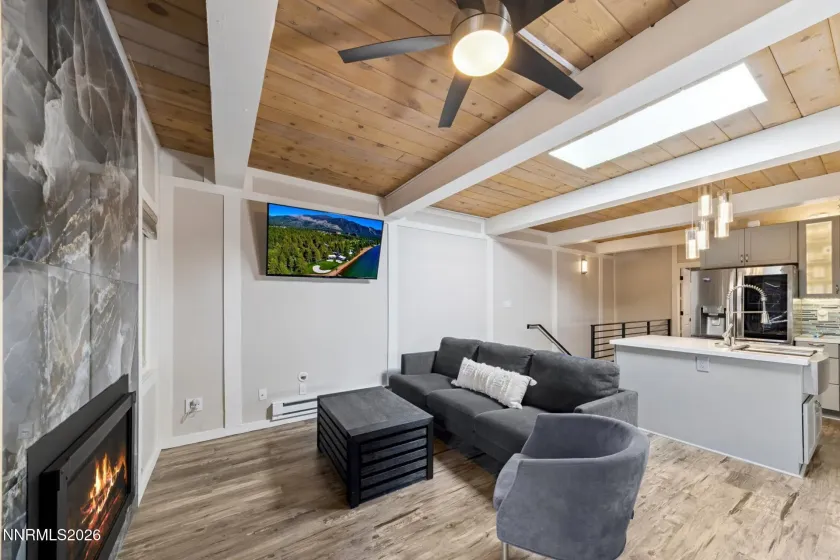 989 Tahoe, Incline Village, Nevada 89451, 3 Bedrooms Bedrooms, ,2 BathroomsBathrooms,Residential,Residential,Tahoe,260005134