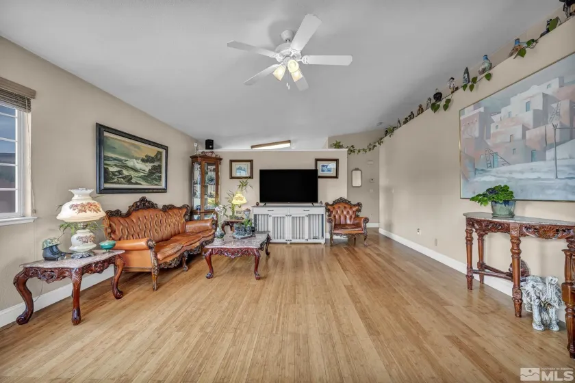 5620 Tassel, Sun Valley, Nevada 89433, 3 Bedrooms Bedrooms, ,2 BathroomsBathrooms,Residential,Residential,Tassel,260005135