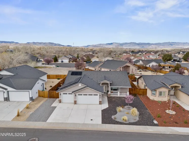 1129 Dixie, Fernley, Nevada 89408, 3 Bedrooms Bedrooms, ,3 BathroomsBathrooms,Residential,Residential,Dixie,260005138