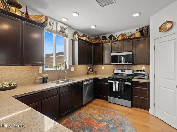 135 Avalanche, Dayton, Nevada 89403, 3 Bedrooms Bedrooms, ,2 BathroomsBathrooms,Residential,Residential,Avalanche,260005141