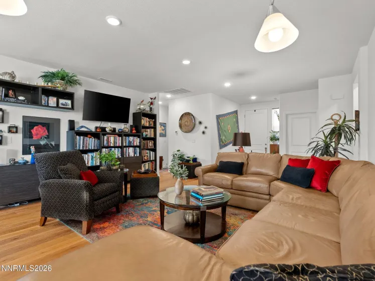 135 Avalanche, Dayton, Nevada 89403, 3 Bedrooms Bedrooms, ,2 BathroomsBathrooms,Residential,Residential,Avalanche,260005141