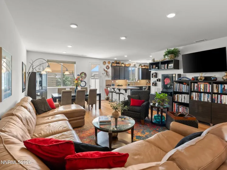 135 Avalanche, Dayton, Nevada 89403, 3 Bedrooms Bedrooms, ,2 BathroomsBathrooms,Residential,Residential,Avalanche,260005141