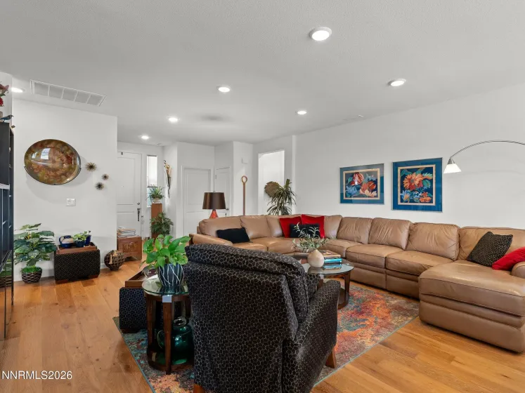 135 Avalanche, Dayton, Nevada 89403, 3 Bedrooms Bedrooms, ,2 BathroomsBathrooms,Residential,Residential,Avalanche,260005141