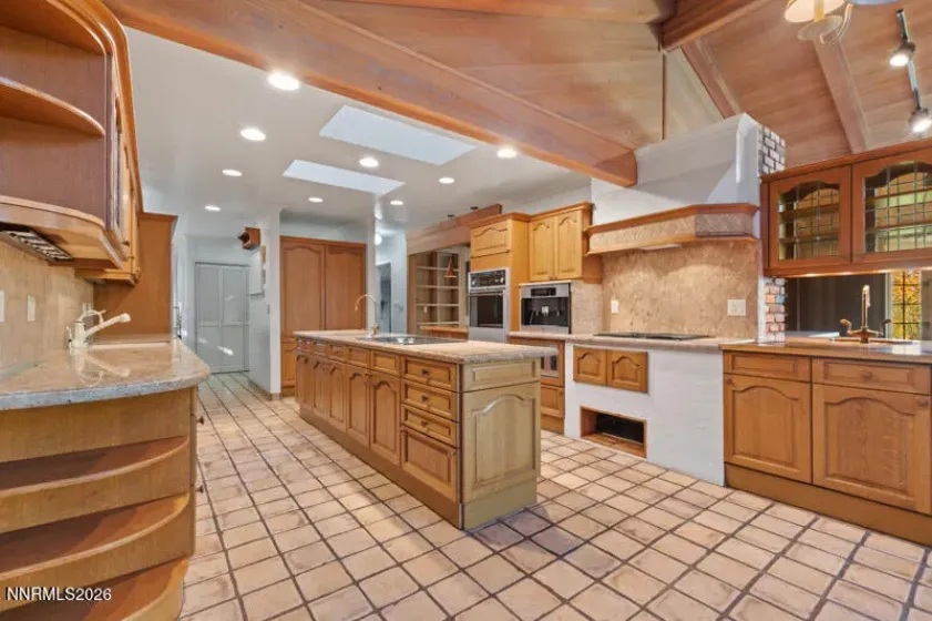 1880 Meadowview, Reno, Nevada 89509, 3 Bedrooms Bedrooms, ,2 BathroomsBathrooms,Residential,Residential,Meadowview,260005142