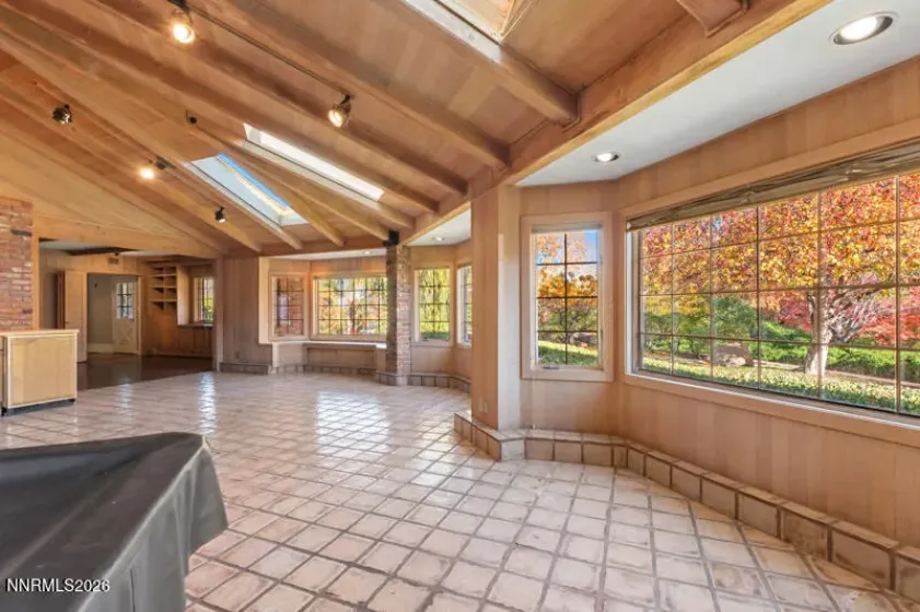 1880 Meadowview, Reno, Nevada 89509, 3 Bedrooms Bedrooms, ,2 BathroomsBathrooms,Residential,Residential,Meadowview,260005142