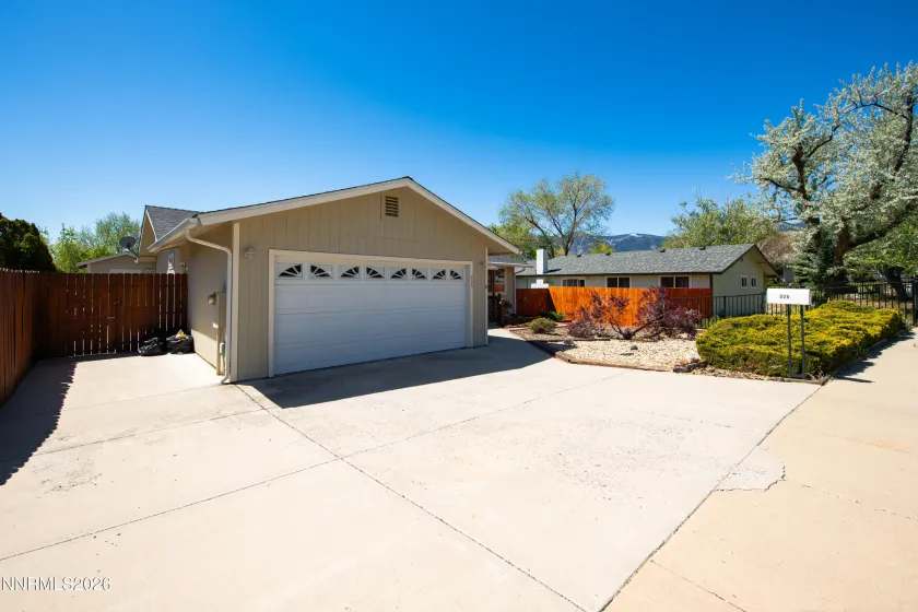 925 Tourmaline, Carson City, Nevada 89705, 3 Bedrooms Bedrooms, ,2 BathroomsBathrooms,Residential,Residential,Tourmaline,260005144