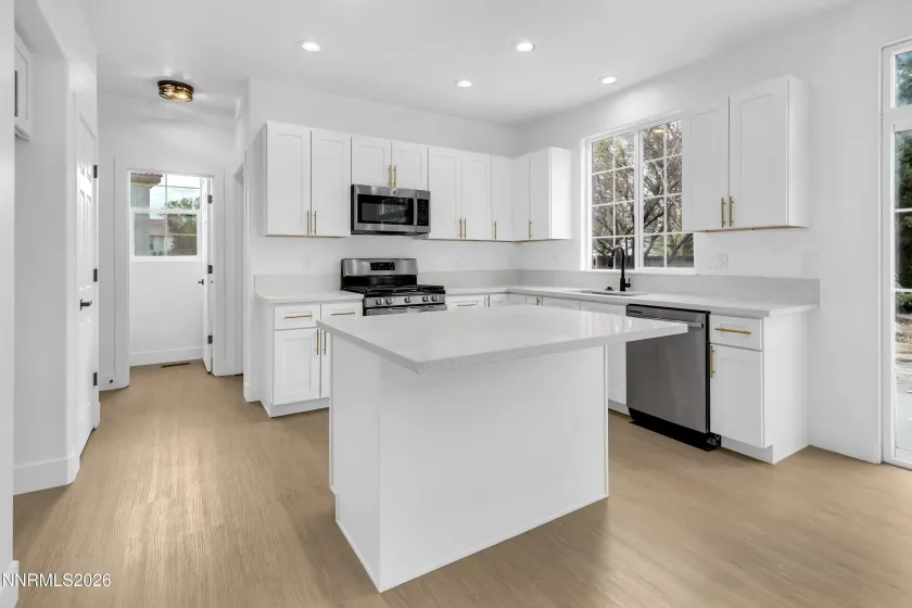 2158 Capri, Sparks, Nevada 89434, 4 Bedrooms Bedrooms, ,3 BathroomsBathrooms,Residential,Residential,Capri,260005152