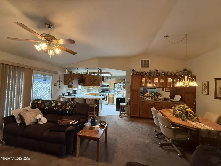 685 Palomino, Fernley, Nevada 89408, 3 Bedrooms Bedrooms, ,2 BathroomsBathrooms,Residential,Residential,Palomino,260005154