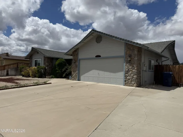 685 Palomino, Fernley, Nevada 89408, 3 Bedrooms Bedrooms, ,2 BathroomsBathrooms,Residential,Residential,Palomino,260005154