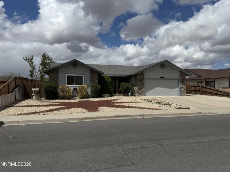 685 Palomino, Fernley, Nevada 89408, 3 Bedrooms Bedrooms, ,2 BathroomsBathrooms,Residential,Residential,Palomino,260005154