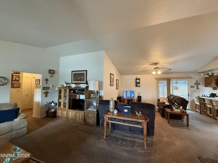 685 Palomino, Fernley, Nevada 89408, 3 Bedrooms Bedrooms, ,2 BathroomsBathrooms,Residential,Residential,Palomino,260005154