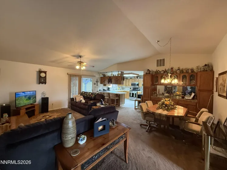 685 Palomino, Fernley, Nevada 89408, 3 Bedrooms Bedrooms, ,2 BathroomsBathrooms,Residential,Residential,Palomino,260005154