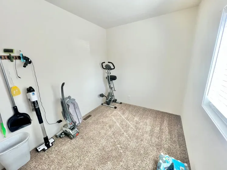 5015 Paul St, Reno, Nevada 89506, 2 Bedrooms Bedrooms, 10 Rooms Rooms,1 BathroomBathrooms,Manufactured,Residential,Paul,260005156