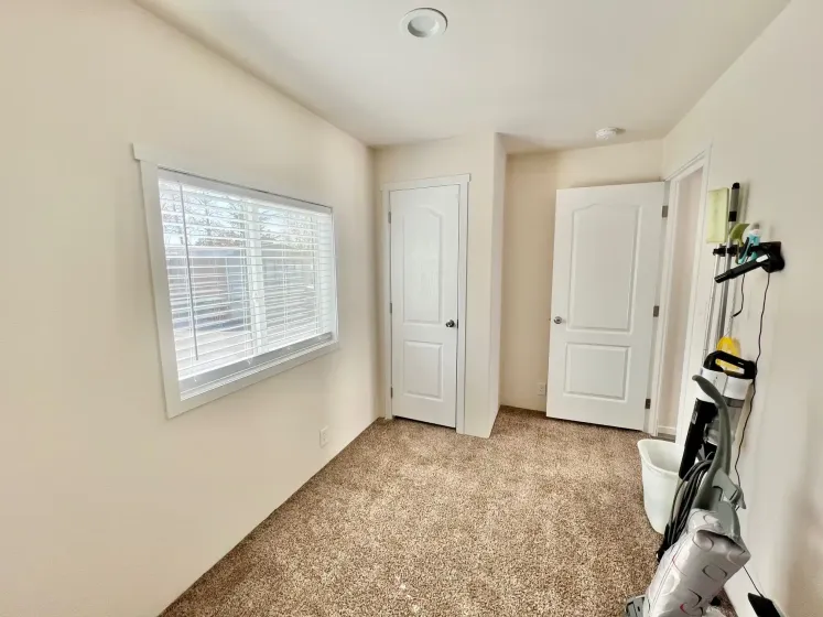 5015 Paul St, Reno, Nevada 89506, 2 Bedrooms Bedrooms, 10 Rooms Rooms,1 BathroomBathrooms,Manufactured,Residential,Paul,260005156