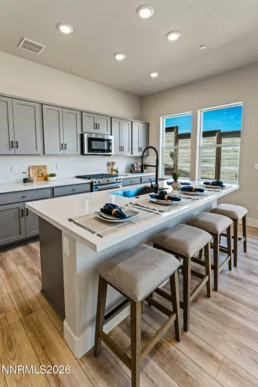 182 Silver Peak Lp, Carson City, Nevada 89701, 3 Bedrooms Bedrooms, ,3 BathroomsBathrooms,Residential,Residential,Silver Peak Lp,260005157