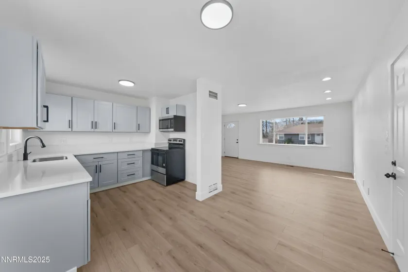 1620 Harold, Reno, Nevada 89503, 4 Bedrooms Bedrooms, ,2 BathroomsBathrooms,Residential,Residential,Harold,250059173