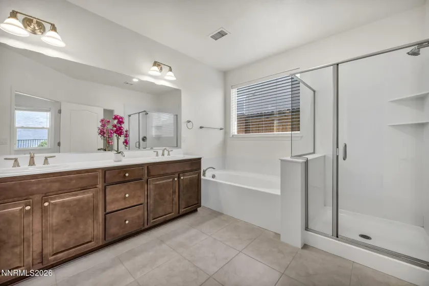 3262 Rimini, Sparks, Nevada 89434, 3 Bedrooms Bedrooms, ,2 BathroomsBathrooms,Residential,Residential,Rimini,260005163