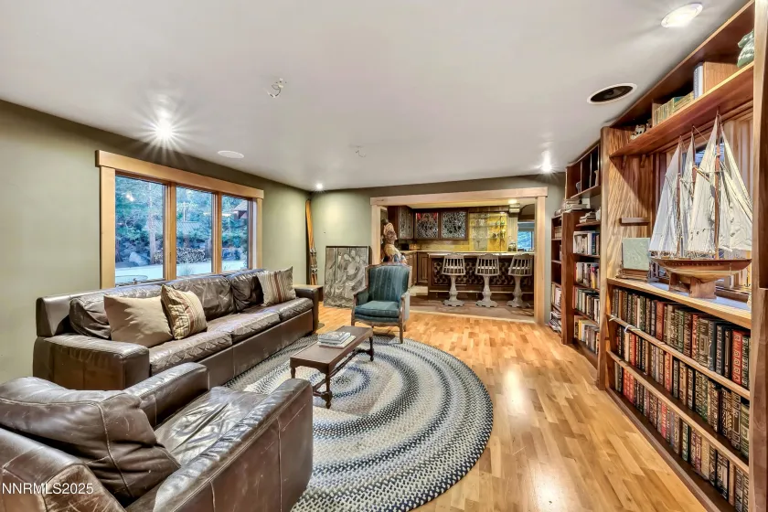 20 Calaneva, Crystal Bay, Nevada 89402, 11 Bedrooms Bedrooms, ,12 BathroomsBathrooms,Residential,Residential,Calaneva,260005179