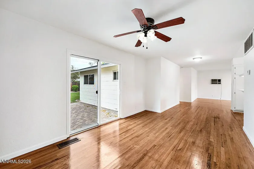 281 Devere, Sparks, Nevada 89431, 3 Bedrooms Bedrooms, ,2 BathroomsBathrooms,Residential,Residential,Devere,260005186