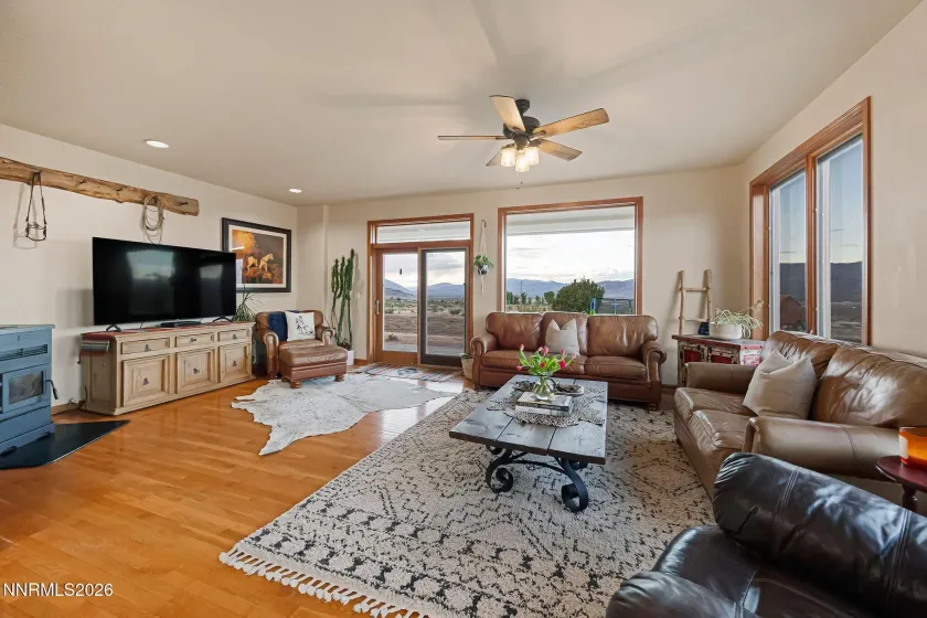 3900 Amy, Reno, Nevada 89510, 3 Bedrooms Bedrooms, ,2 BathroomsBathrooms,Residential,Residential,Amy,260005188