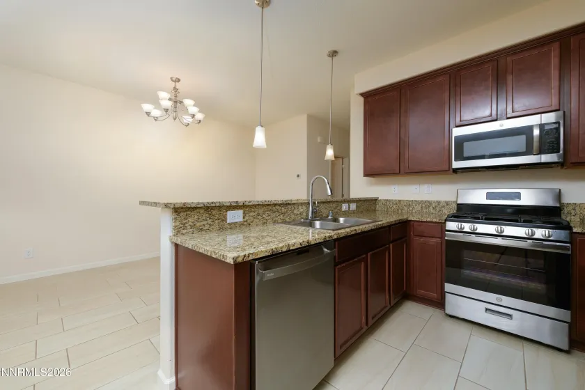 Kitchen with breakfast bar