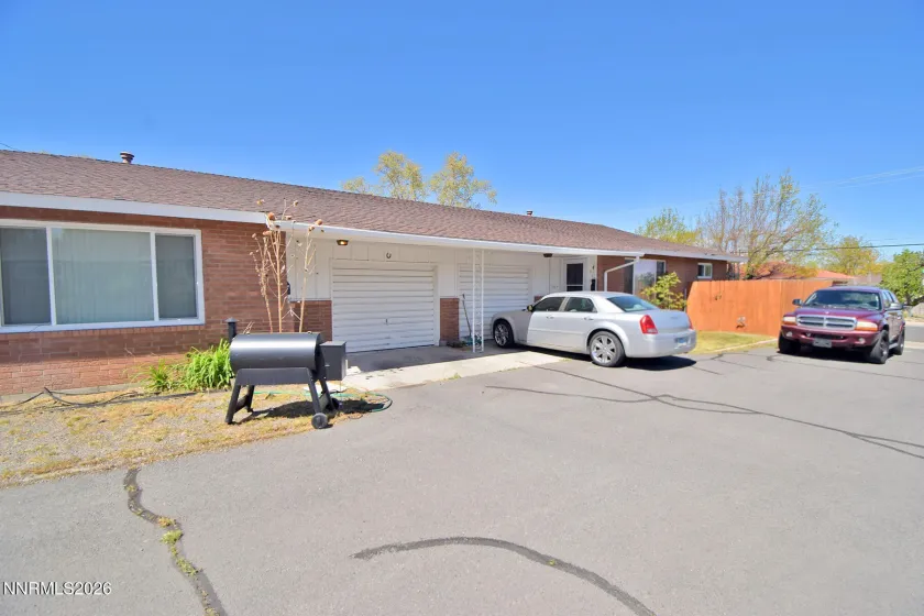 998 & 996 Roberts, Reno, Nevada 89503, 4 Bedrooms Bedrooms, ,2 BathroomsBathrooms,Residential Income,Residential,Roberts,260005192