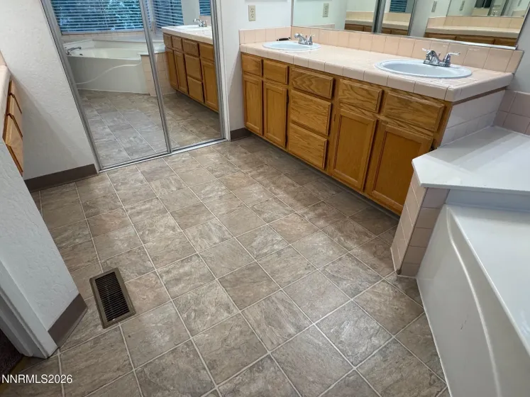 1770 Lakeland Hills, Reno, Nevada 89523, 5 Bedrooms Bedrooms, ,3 BathroomsBathrooms,Residential Lease,Manufactured,Lakeland Hills,260005194