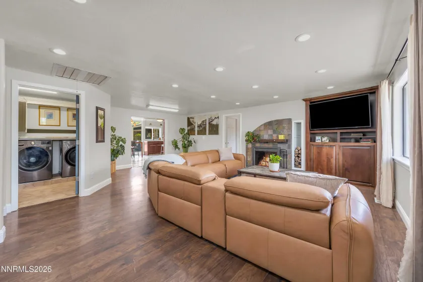 180 Surge, Reno, Nevada 89506, 4 Bedrooms Bedrooms, ,2 BathroomsBathrooms,Residential,Residential,Surge,260005195