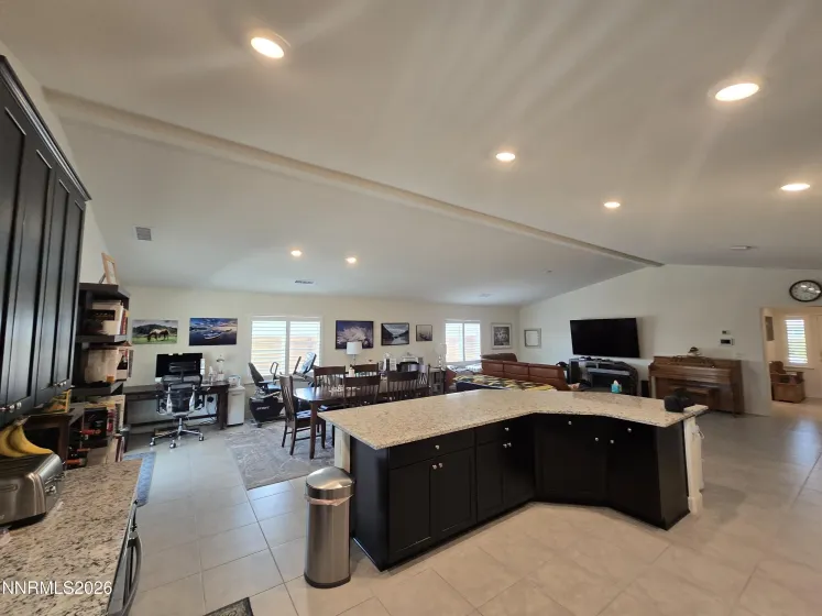7375 Souverain, Reno, Nevada 89506, 4 Bedrooms Bedrooms, ,3 BathroomsBathrooms,Residential,Residential,Souverain,260005198