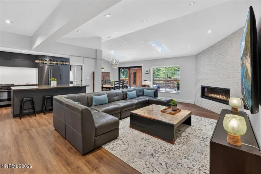 805 Joy Lake, Reno, Nevada 89511, 4 Bedrooms Bedrooms, ,3 BathroomsBathrooms,Residential,Residential,Joy Lake,260005199