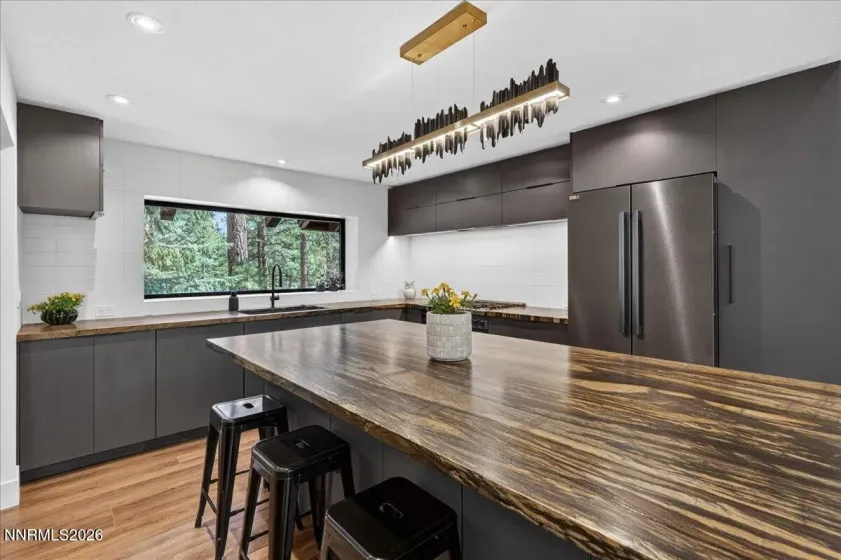 805 Joy Lake, Reno, Nevada 89511, 4 Bedrooms Bedrooms, ,3 BathroomsBathrooms,Residential,Residential,Joy Lake,260005199