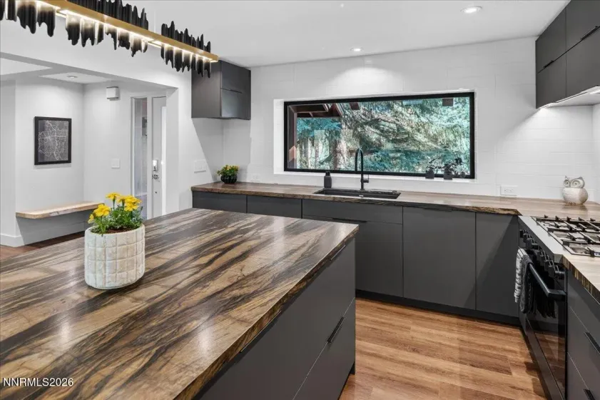 805 Joy Lake, Reno, Nevada 89511, 4 Bedrooms Bedrooms, ,3 BathroomsBathrooms,Residential,Residential,Joy Lake,260005199